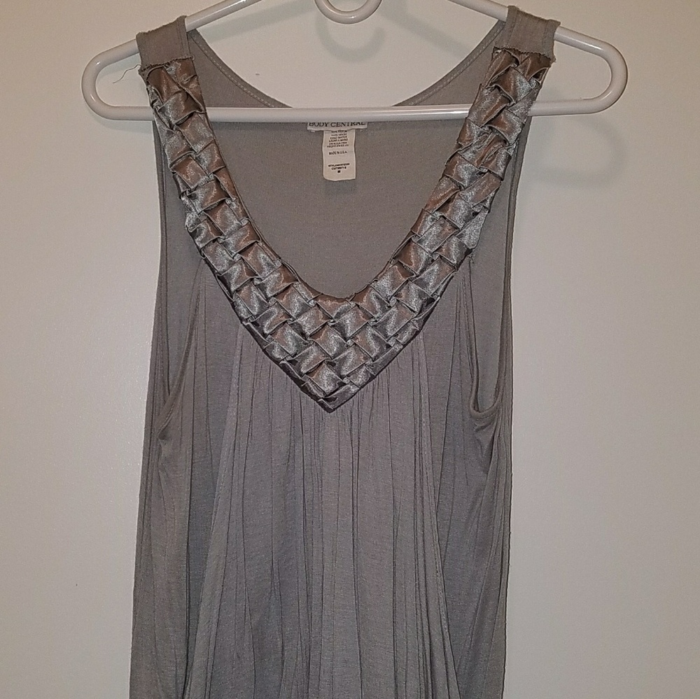 Silky neckline flowy tank